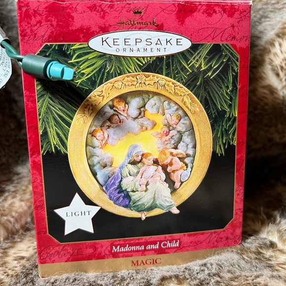 1997 Hallmark Keepsake Madonna and Child Magic Lighted Ornament ORIGINAL BOX - Picture 3 of 7